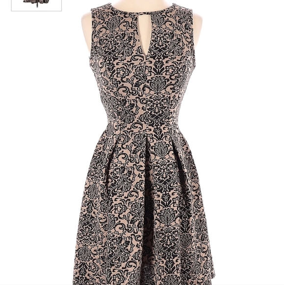 Honey and Rosie taupe and black dress sz M - Picture 3 of 8